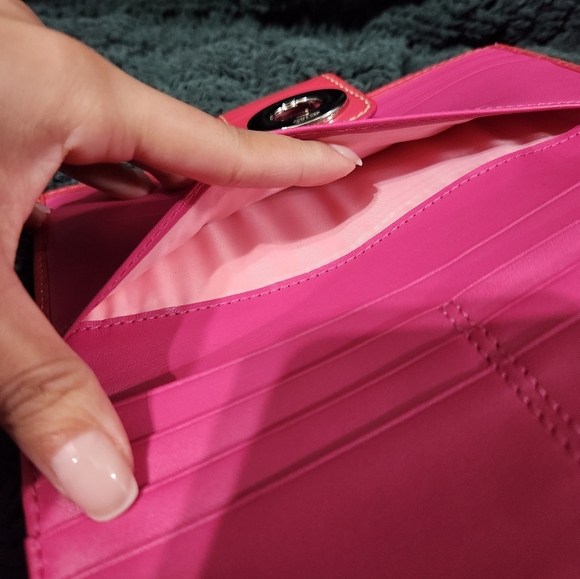 Coach Signature Embossed Patent Leather Turnlock Wallet - Picture 11 of 13